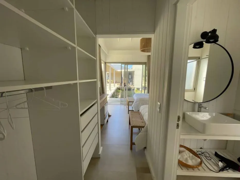 70dd60f3-093d-4999-ae8b-777694bc6d28