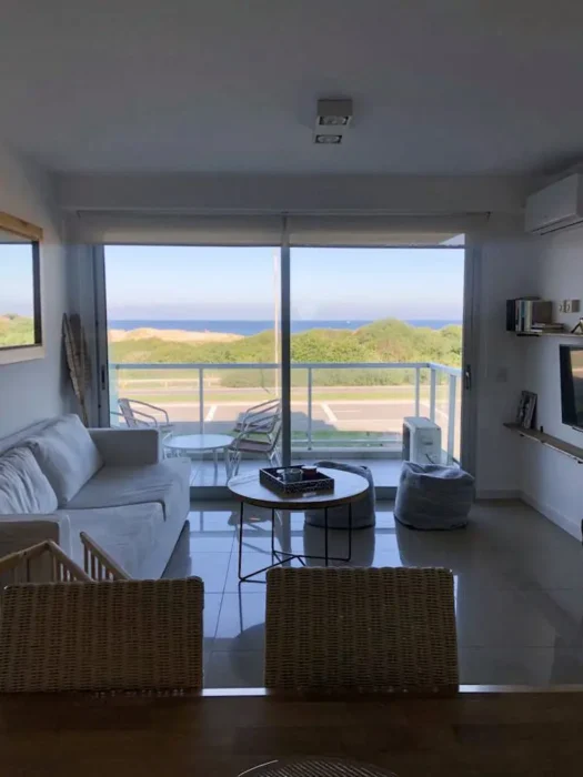 BR020 - Blue Marine - Playa Brava