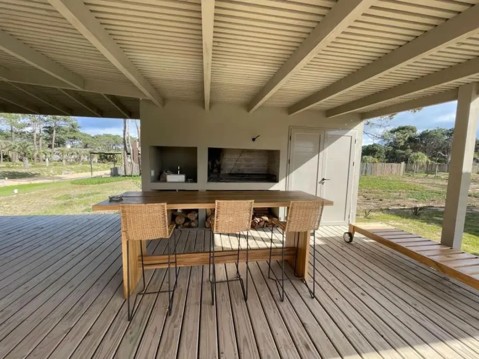 c6707812-2cdc-46d1-9346-6a6d309b76fb