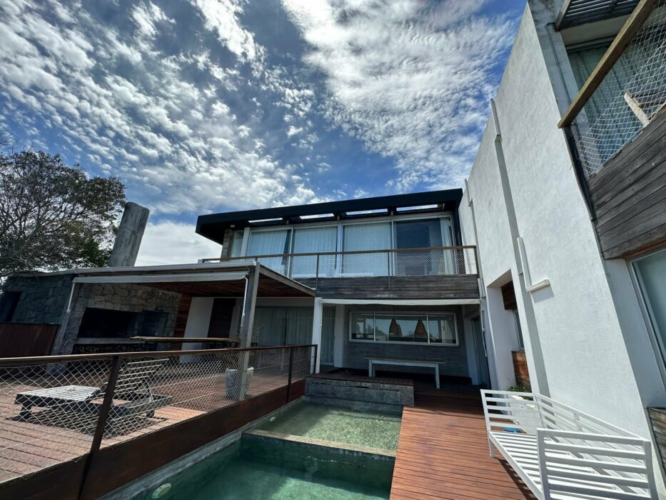 313e4a2a-6a26-45fd-a742-f89120c119e2