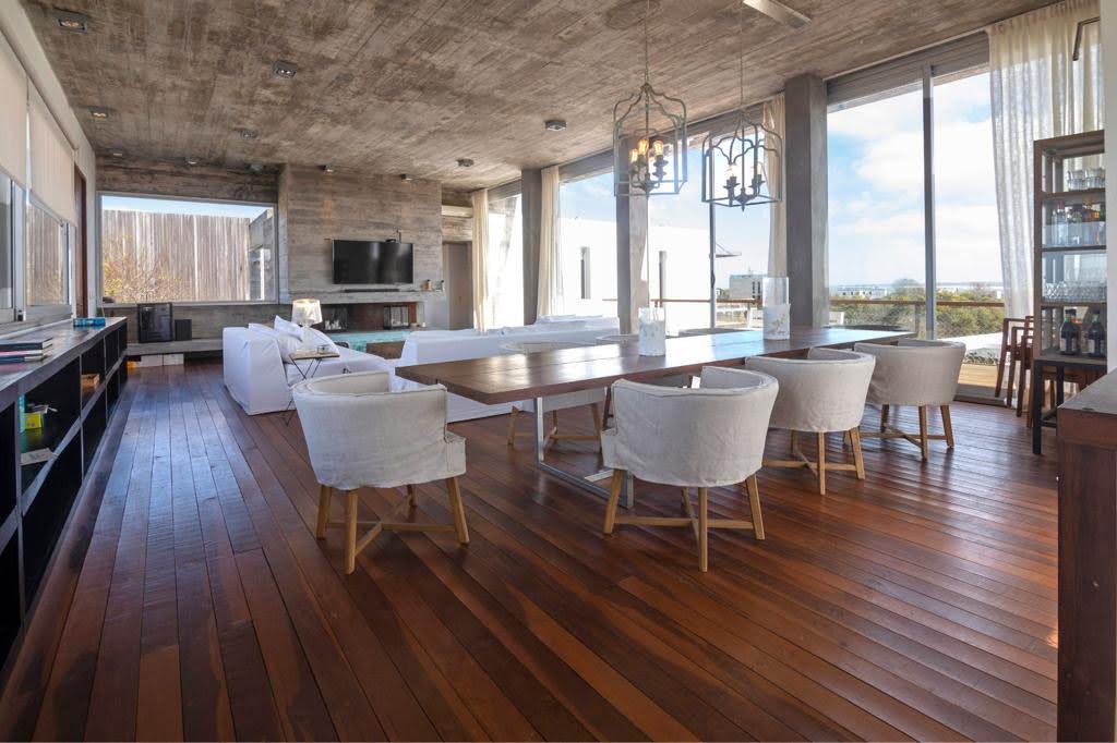 33a4998c-cdba-469c-bfa6-4f708d968fd1