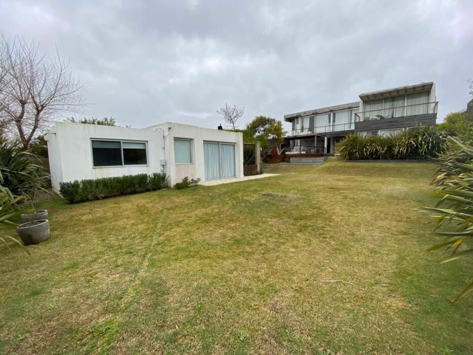 4eb9afa0-12bc-425a-b4aa-307f79e8a79f