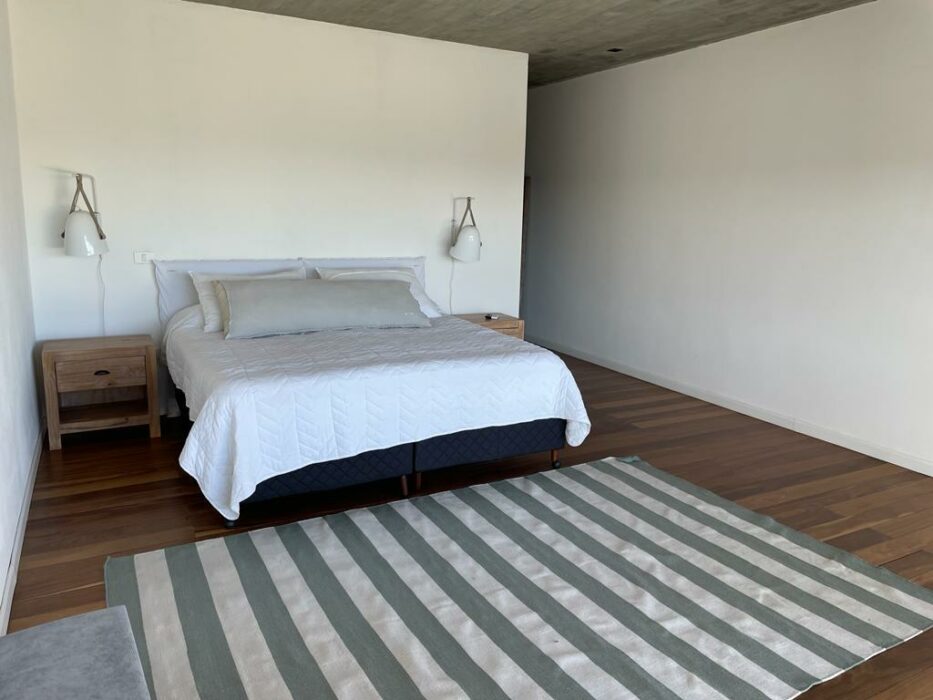 c22080a1-940e-4ee3-a1d8-faed94af6894