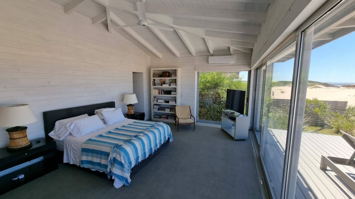 31c56804-d3c4-4bb1-aac9-6d2cdcb34414