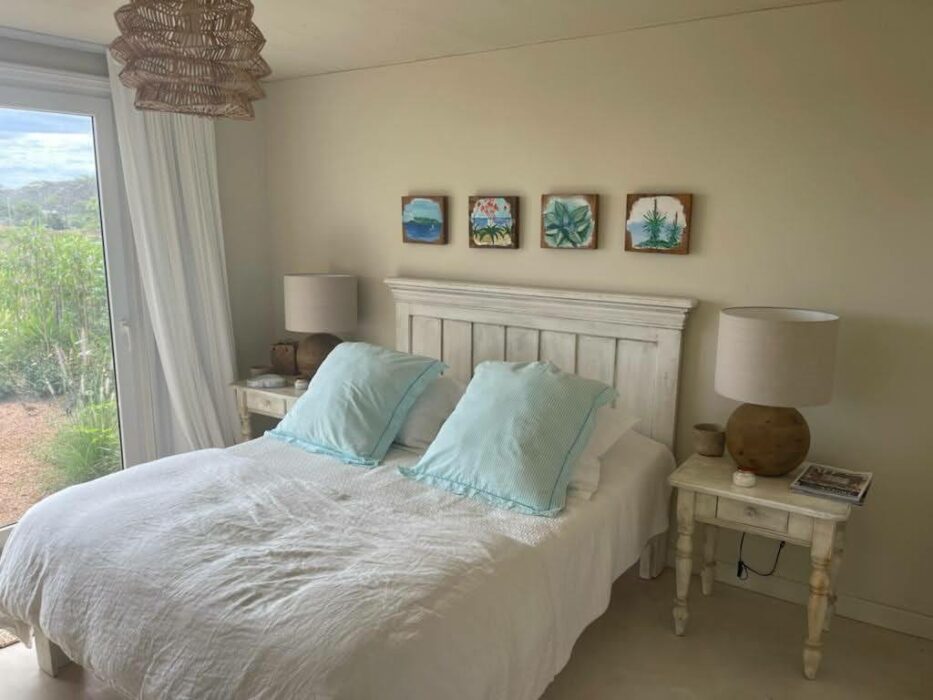 43a79b55-b196-42b8-9206-ef6cb4ee9024