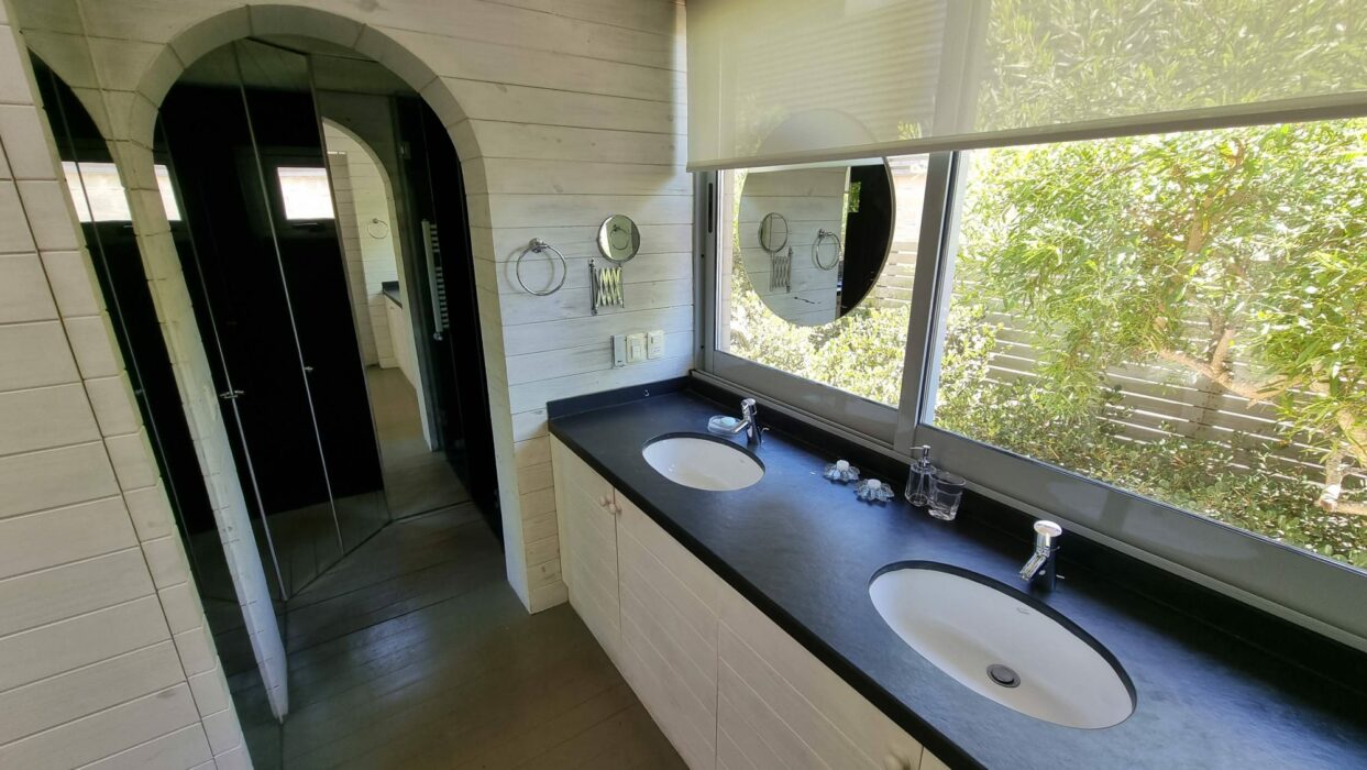 654aa48a-91ec-4b30-9cea-004c6d29d60d