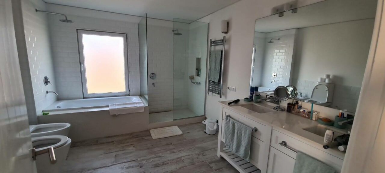 690020fa-e04d-477d-aeb8-7594a277b123