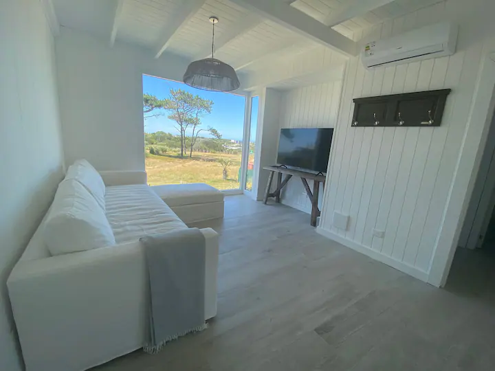 75e3699e-eec7-4ed2-a720-0997e2d280e1