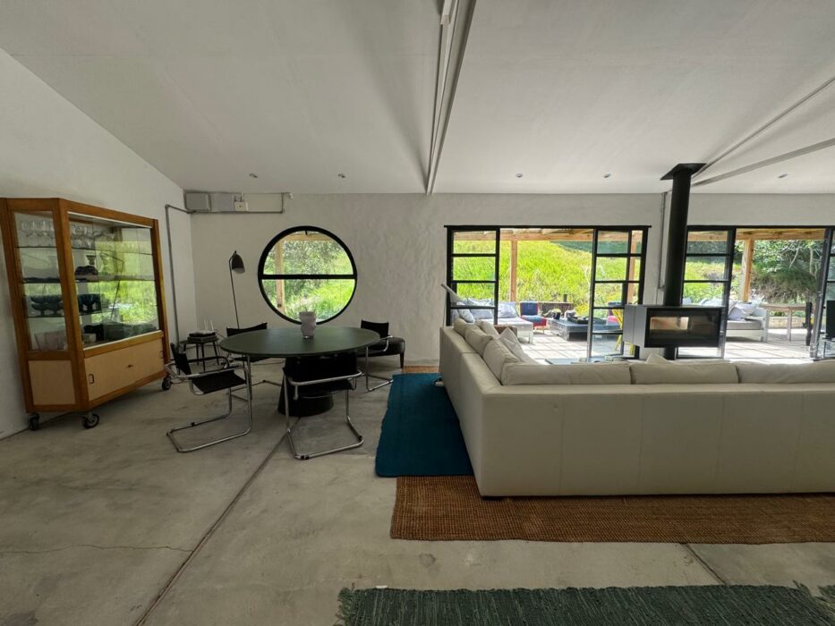 b17340b2-d59d-42f9-a82d-e585f7c8c0d4