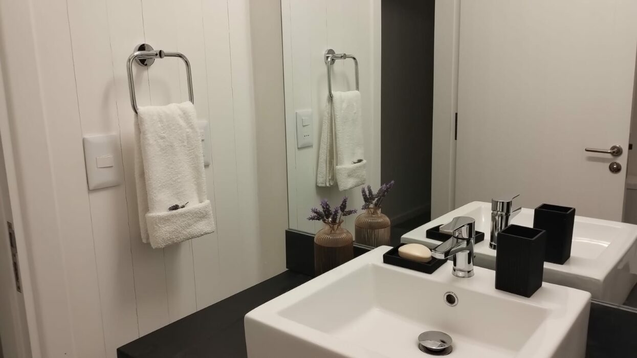 b37fa8b6-595b-401d-be17-07aaa8f4aef1