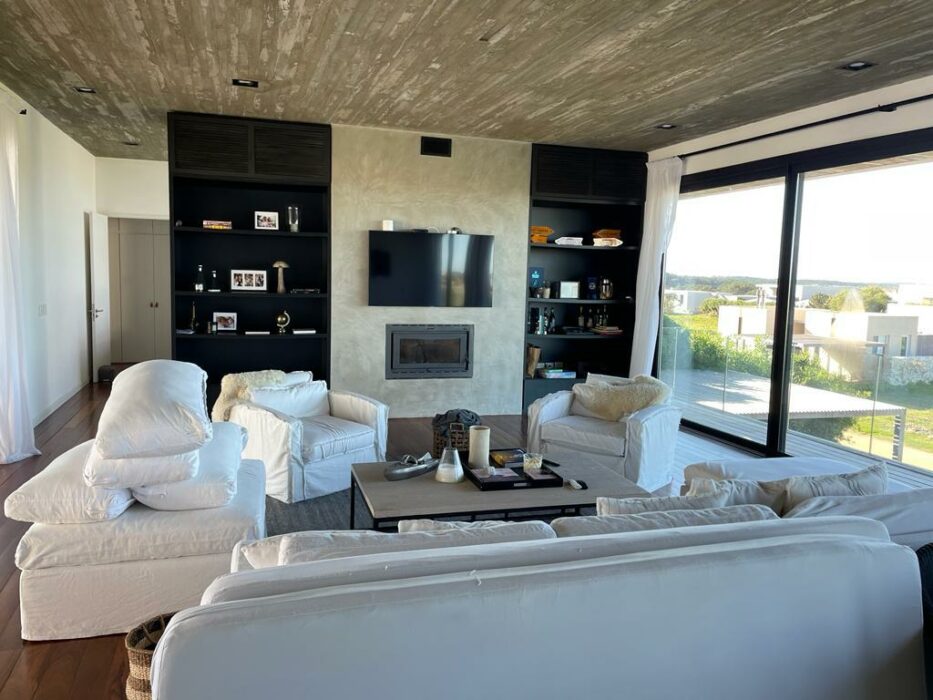 d832530c-8b72-4922-8dd5-21c4b0ddcbc8