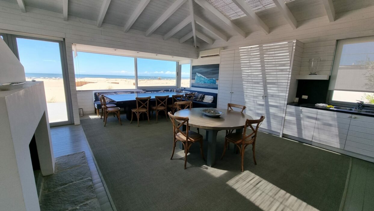 da921820-3230-4f68-948f-fd99ebdf6c90