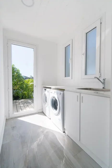 dc9338a6-530f-4d8e-b673-0083f1ff7309