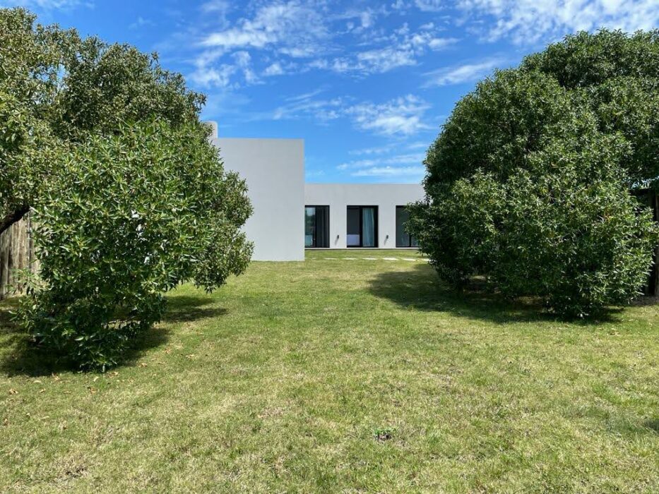 1801a901-31ae-441f-a264-9c4349cf4c3b