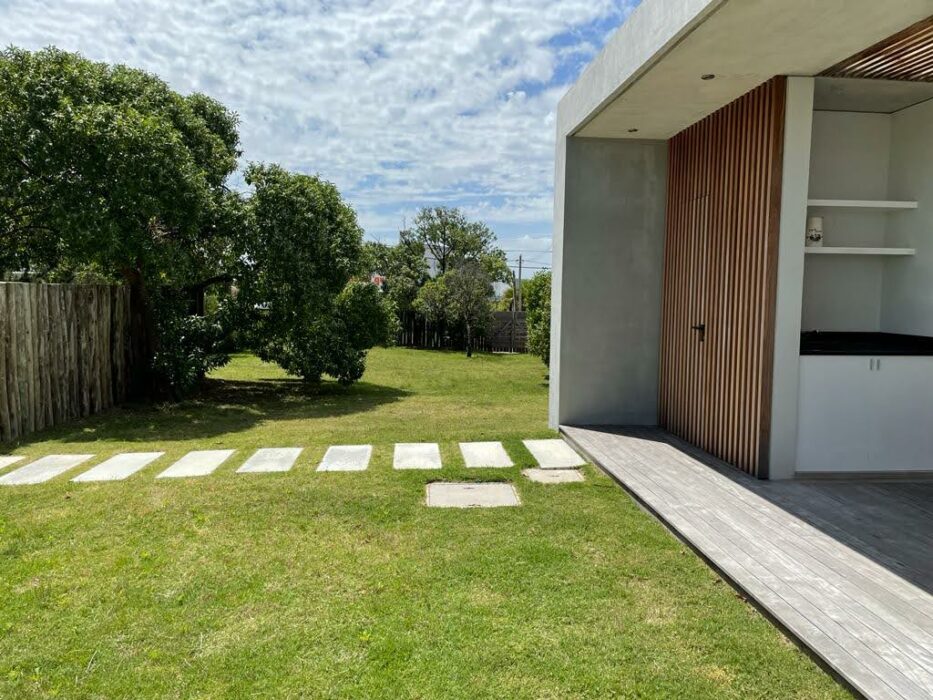 d9a2b5c6-eb1c-4e12-b642-926345bf7fac