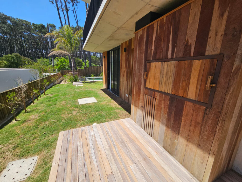 WhatsApp Image 2025-10-06 at 10.49.09 AM copia