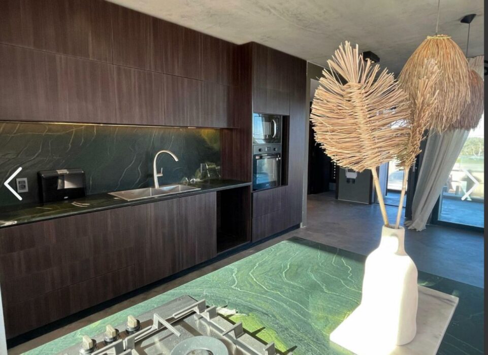 7f99d515373db32f91bf4d37d23cba7d