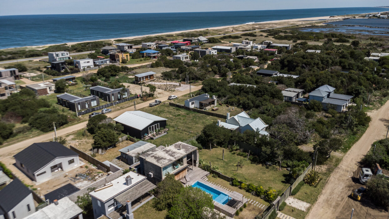 93ccc19357fae5bafdb53ef83d95b8f2