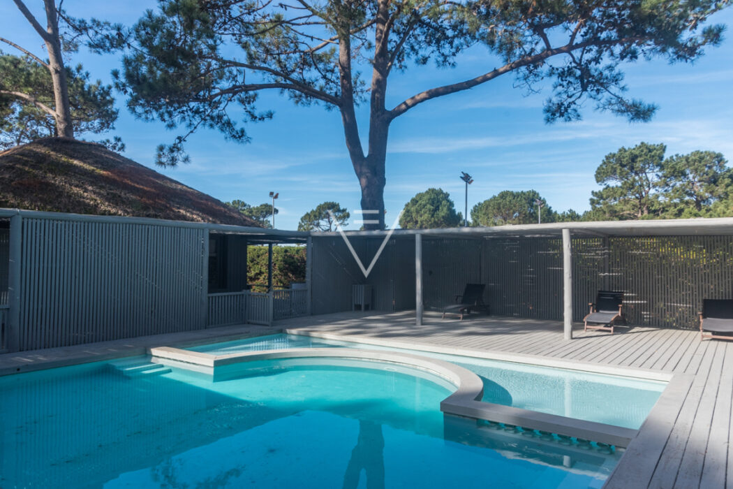 fda774d837e19356540b71a5a4899493